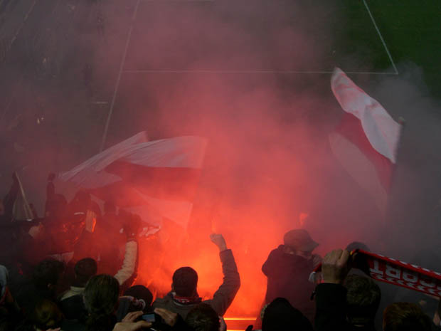 Endlich mal wieder ein internationales Ausw�rtsspiel des VfB Stuttgart. Gegen Sampdoria Genua reicht es am Ende nur zu einem 1:1 Unentschieden. Bilder von der Fahrt nach Genua, aus dem Stadion und vom Lagio Maggiore... Viel Spa� mit den Bildern...